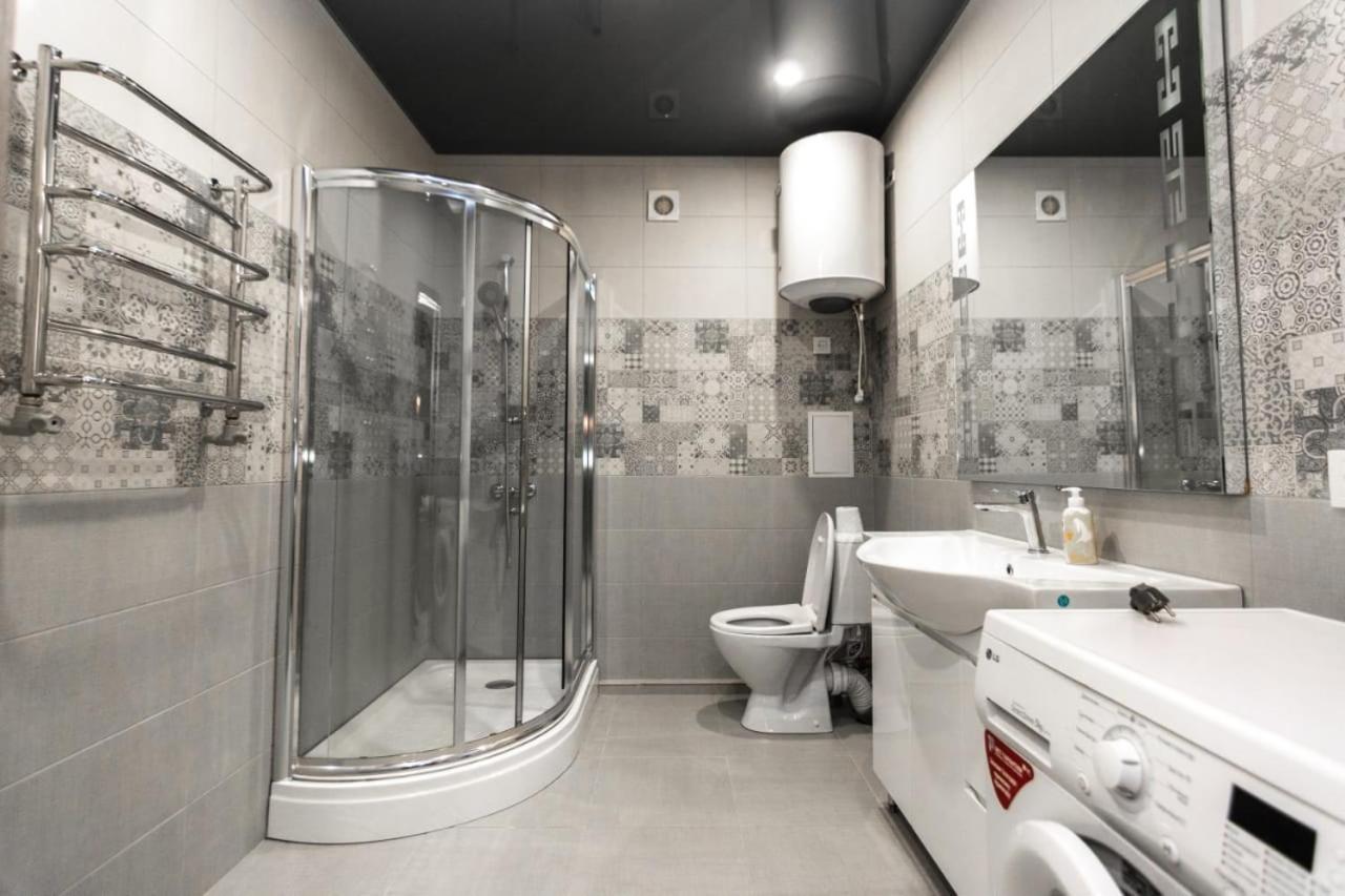 Loft Apartment On Svobody Dniprodzerzhynsk Bagian luar foto