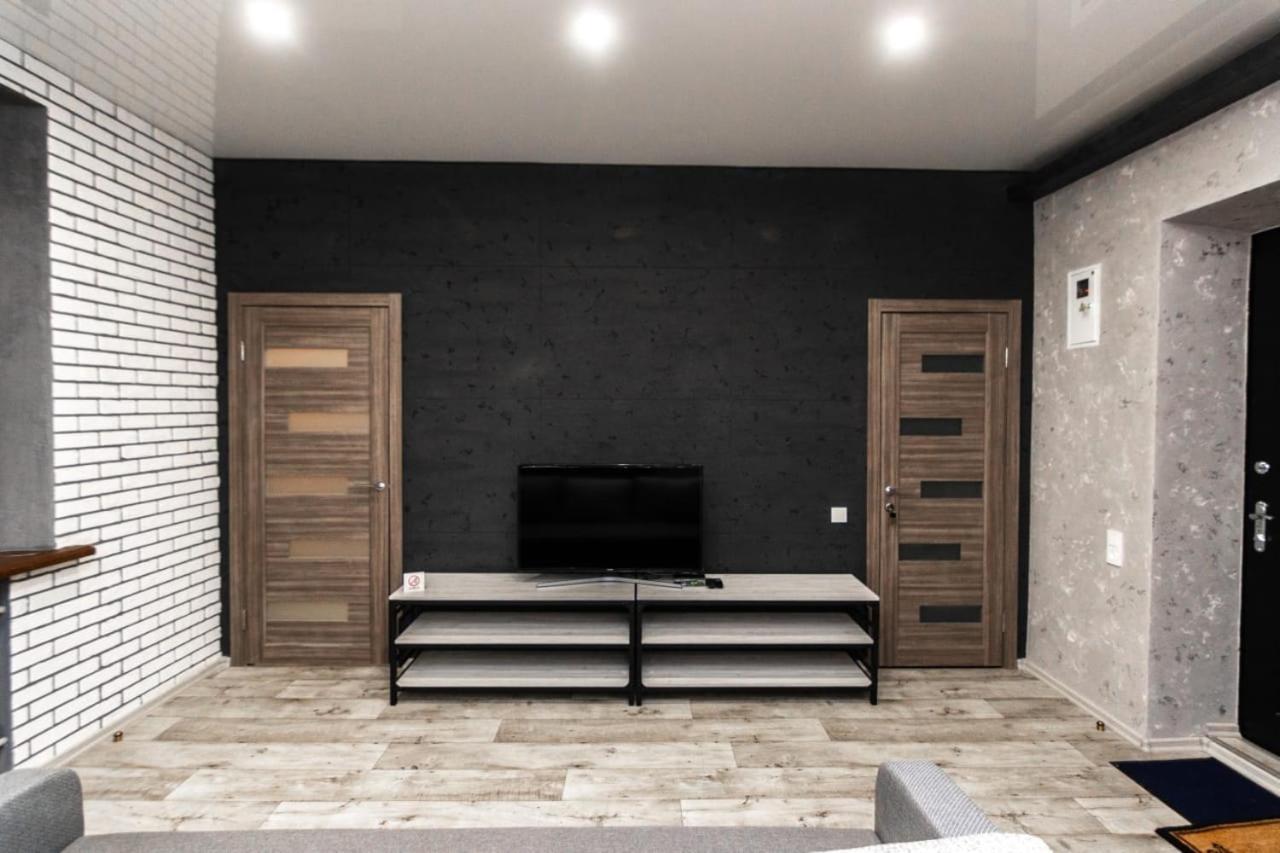 Loft Apartment On Svobody Dniprodzerzhynsk Bagian luar foto